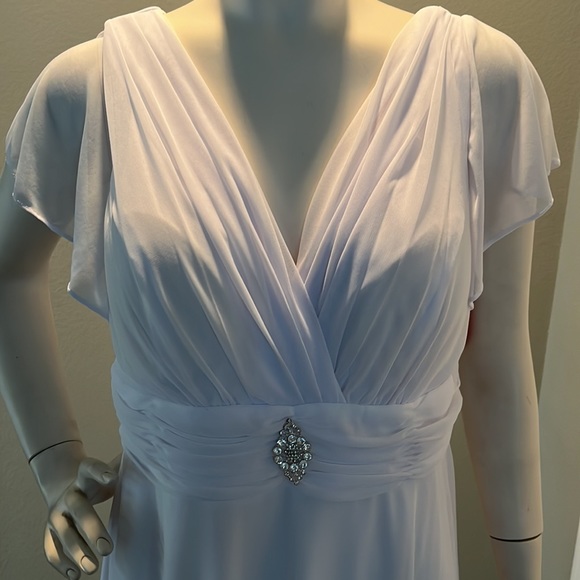 NWT White Chiffon Dress Cocktail XL. Vneck - Picture 2 of 7